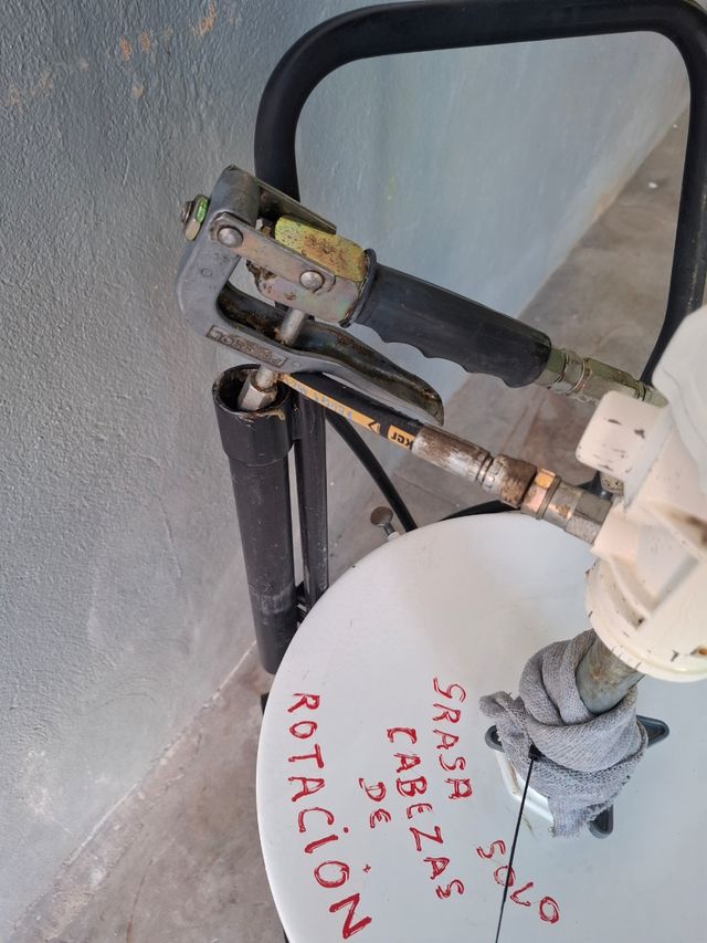 Bomba de engrase Samoa con bidón