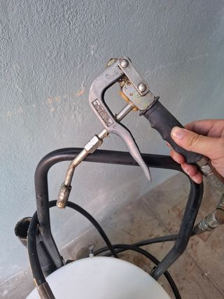 Bomba de engrase Samoa con bidón