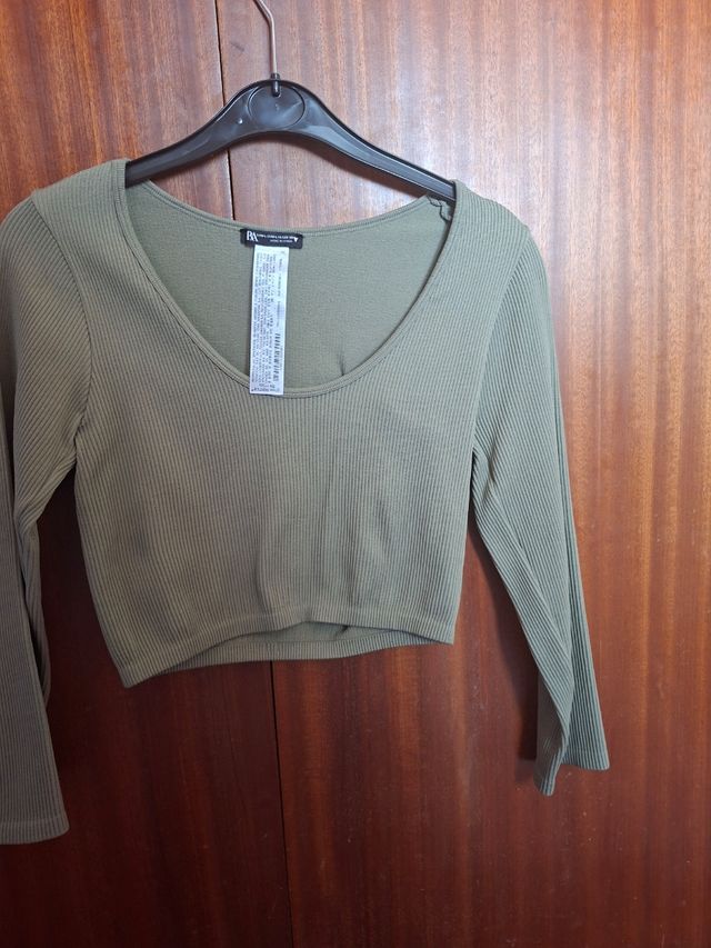 Top Zara canalé verde militar