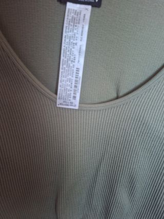 Top Zara canalé verde militar