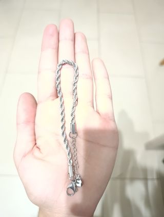 Pulsera de color plata