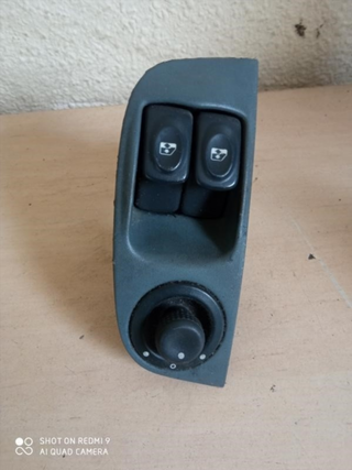 Mando elevalunas delantero izquierdo 7700847433 V