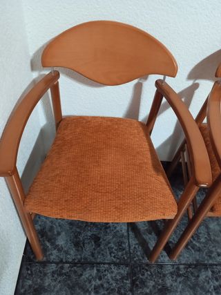 2 Sillas Madera Asiento Naranja