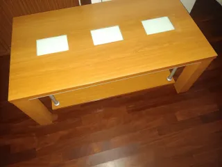 Aparador de madera y cristal.Mesa centro y mesa tv