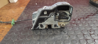 Cerradura puerta delantera izquierda 7167075 Bmw
