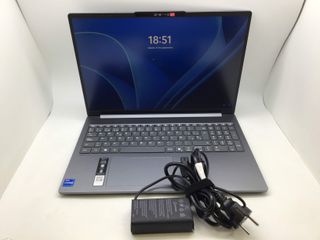 pc portatil lenovo 83hs