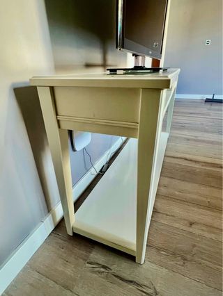 Mesa aparador de madera blanca