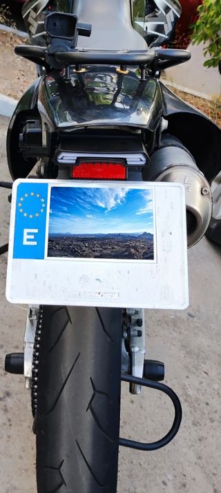 Luz trasera LED con porta matrícula