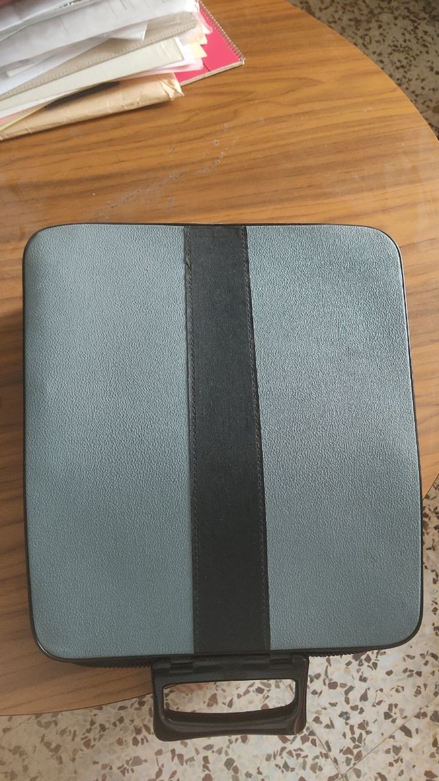 Máquina de escribir Olivetti Lettera 32