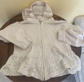 Giacca bambina con cappuccio e pizzo