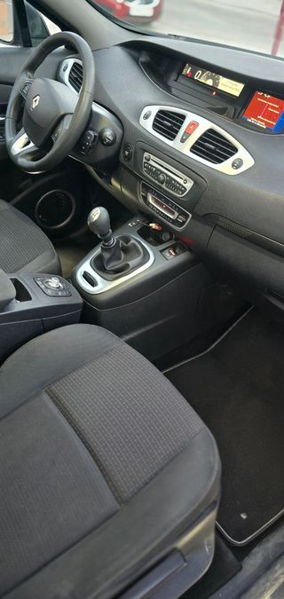 Renault Grand Scenic 2011