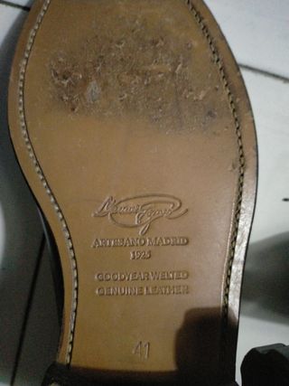 Mocasines artesanales de caballero negros.