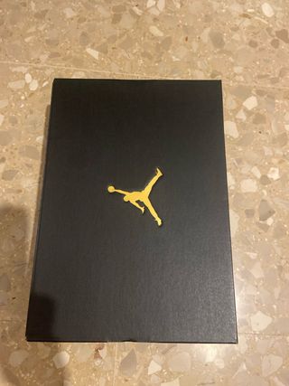 Jordan Max Aura 5 Bambas Blancas Rojas