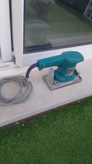 Lijadora Makita 9036