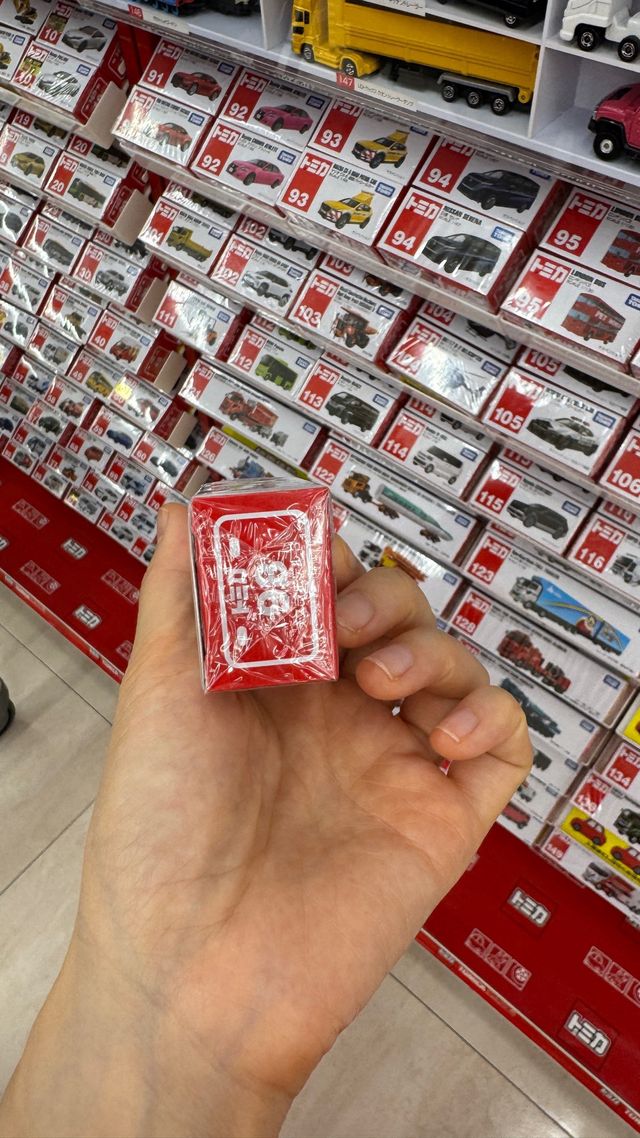 Tesla Model 3 Takara Tomy 98