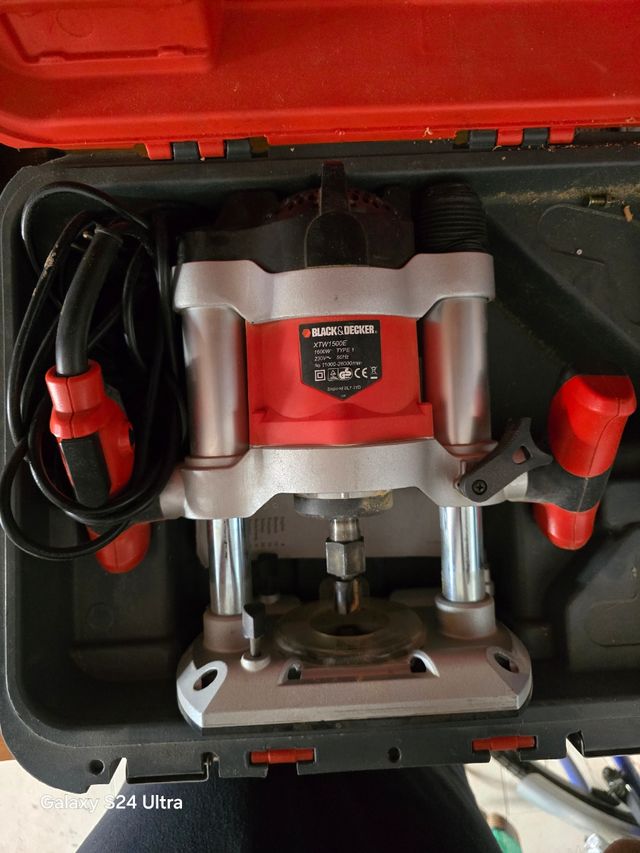 Fresa para madera Black & Decker XTW1500E