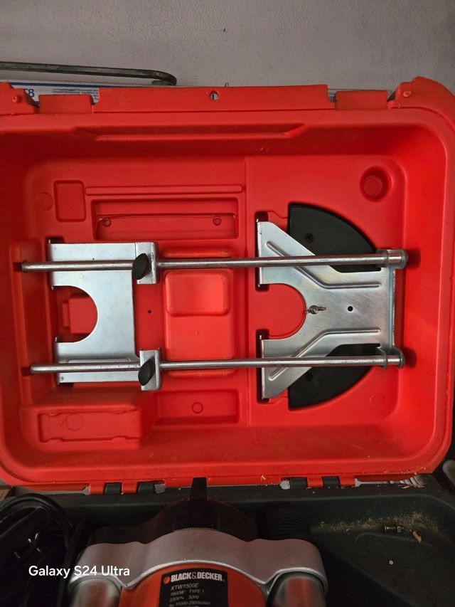 Fresa para madera Black & Decker XTW1500E