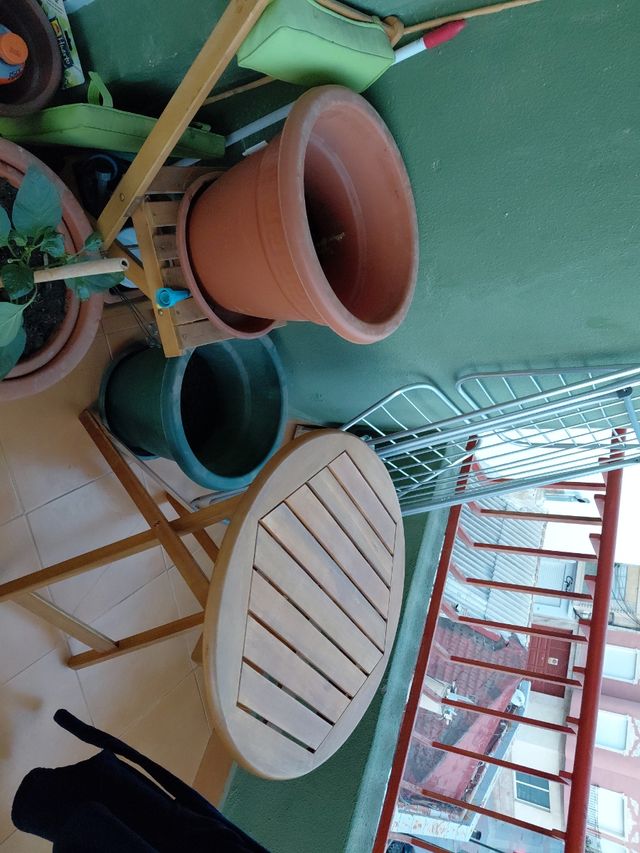 Mesa y Silla de Madera