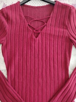 Blusa roja de canalé con cordones