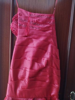 Vestido de fiesta coral