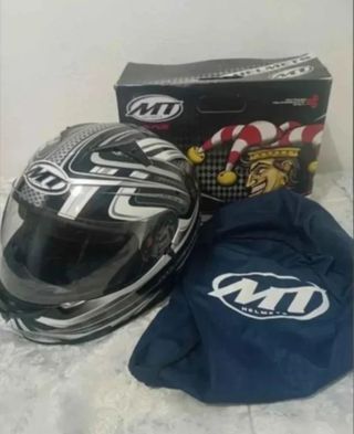 Casco MT Helmets con funda y caja