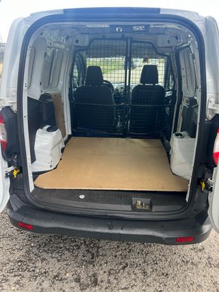 Ford Transit Courier 2015