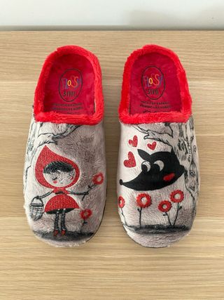 Zapatilla Casa Caperucita Roja disponible 36 al 41