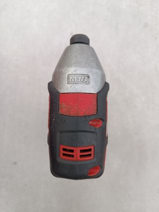 ATORNILLADOR DE IMPACTO MILWAUQUEE M18 BID