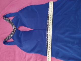 Vestido de fiesta azul con pedrería