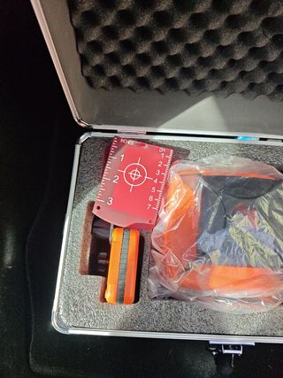 Nivel Láser VEVOR Naranja.

