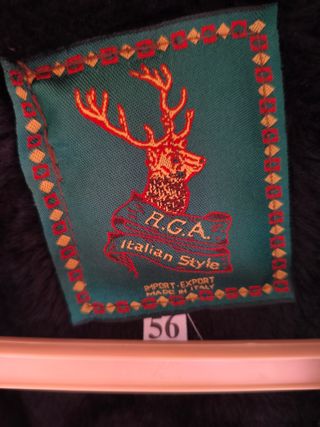 Chaquetón de cuero negro