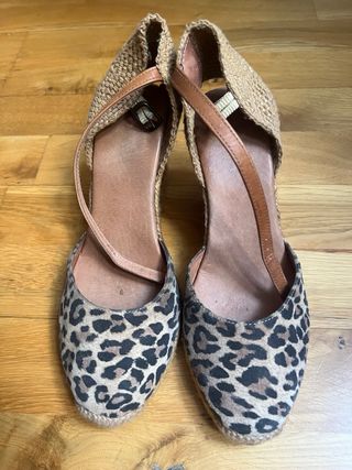 Alpargatas cuña leopardo
