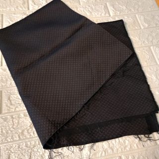 Tessuto nero trapuntato