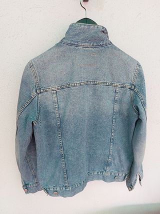 Cazadora vaquera HyM azul desgastado 