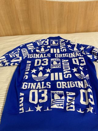 Chaqueta Adidas Originals azul con estampado