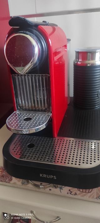 Cafetera Nespresso Krups Roja