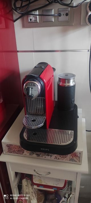 Cafetera Nespresso Krups Roja