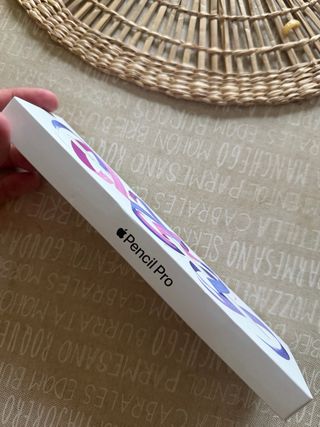 Apple Pencil Pro sin abrir