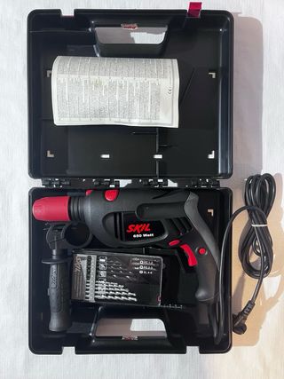 Taladro percutor SKIL 650W con maletín