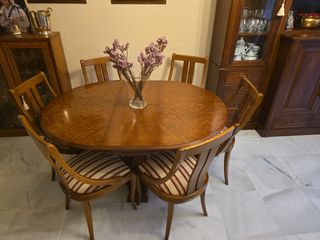Mesa extensible y 6 sillas comedor