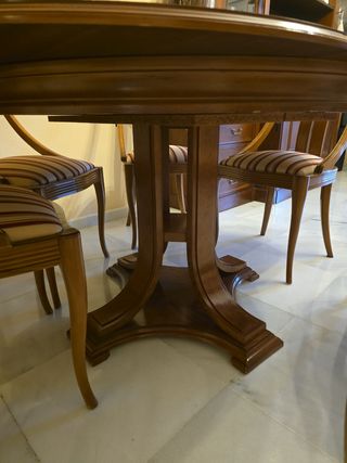 Mesa extensible y 6 sillas comedor