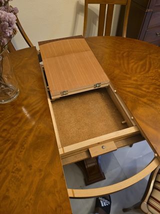 Mesa extensible y 6 sillas comedor