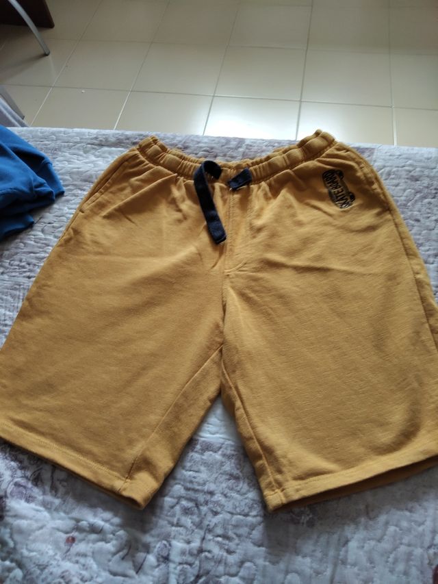 Pantaloncini bambini gialli con stampa