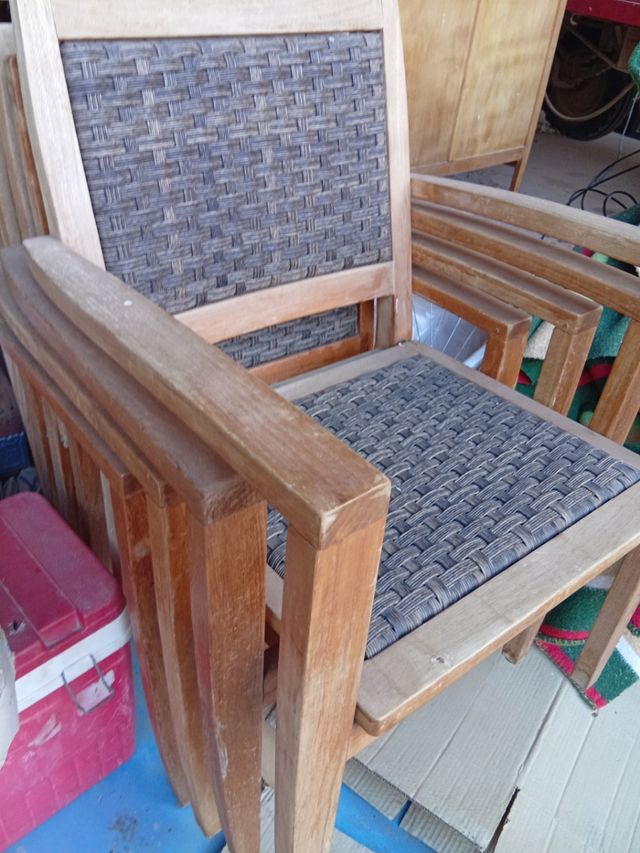 Sillas de madera con asiento de mimbre