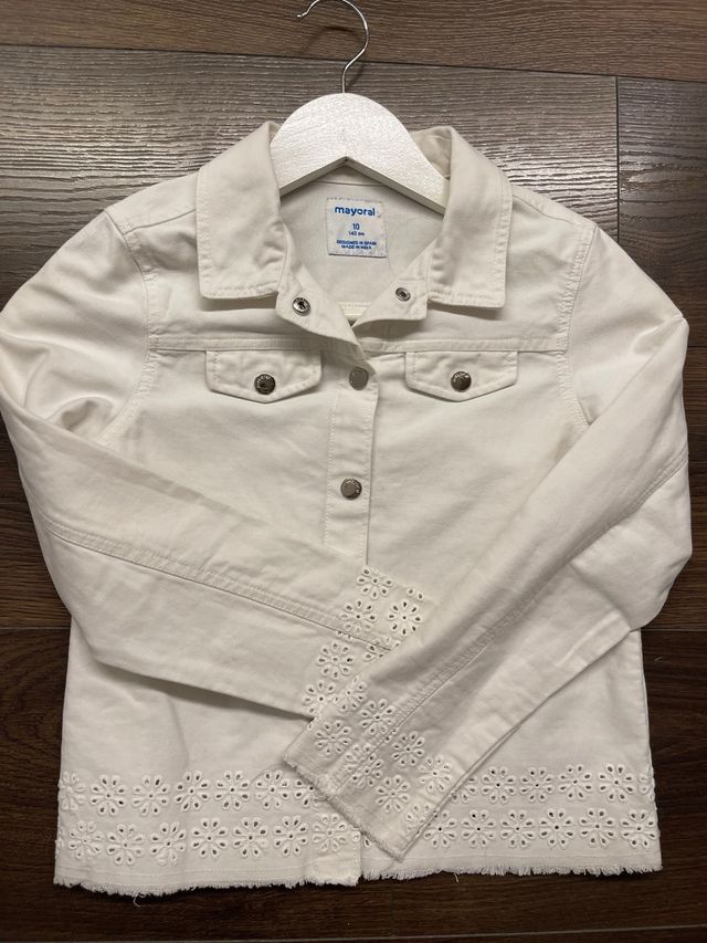 Cazadora blanca Mayoral Talla 10