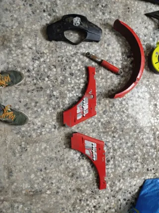 Tapaderas laterales Vespino Classic y F9.