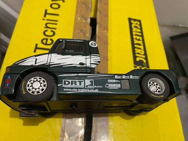 Coche Scalextric Sisu DRT SL-250