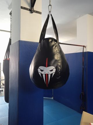 Sacco da boxe a pera