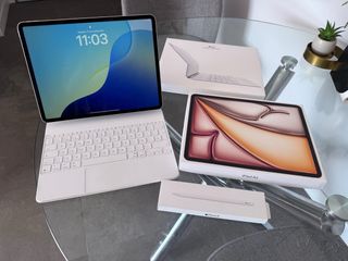 iPad Air 13 con Teclado y Apple Pencil