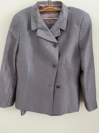 Traje Purificación García Gris Elegante
